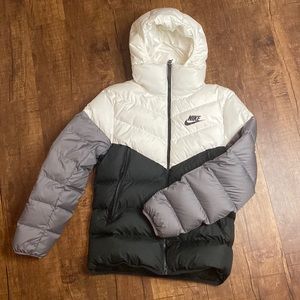 Nike Puffer Size M